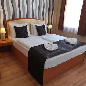 *** Hotel Six Ungarn