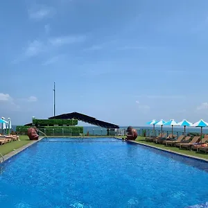 https://sulis-beach-hotel-and-spa.hotelsseminyak.net
